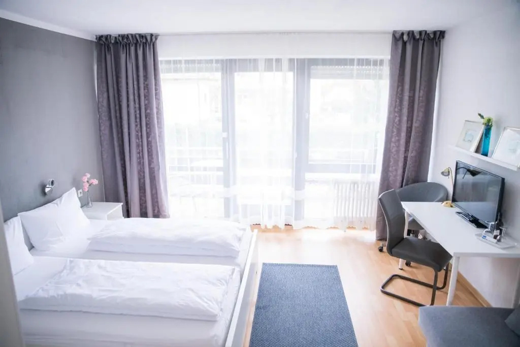 Standard Double room (full double bed)