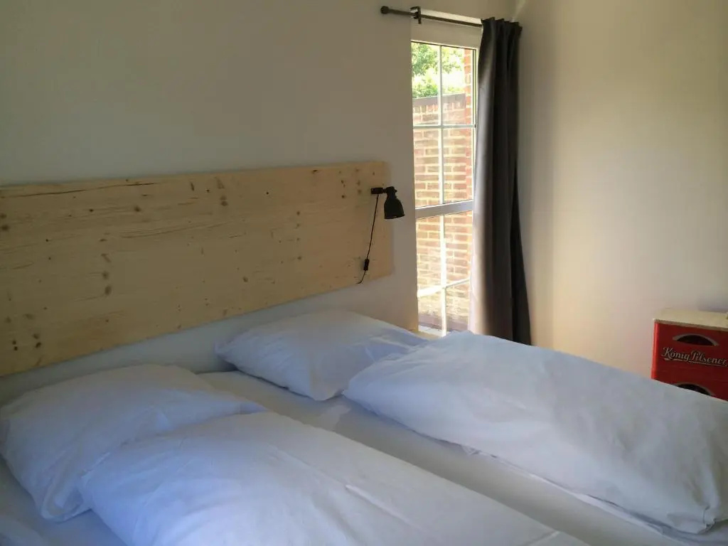 Double room with balcony (full double bed)