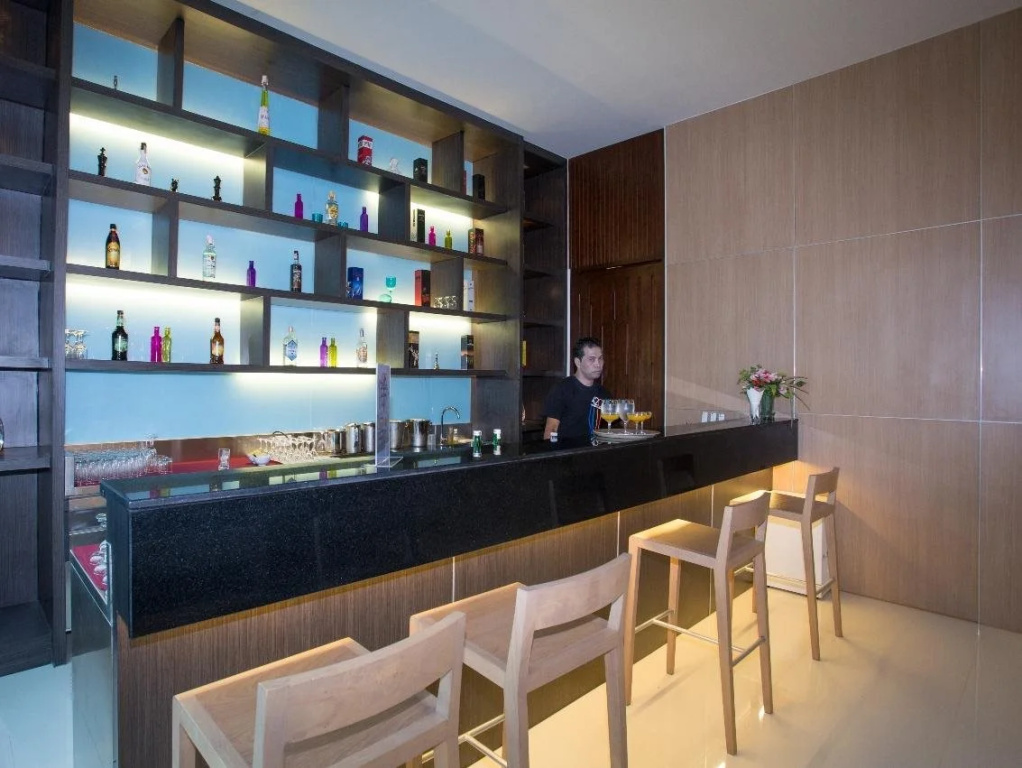 Food & Beverage