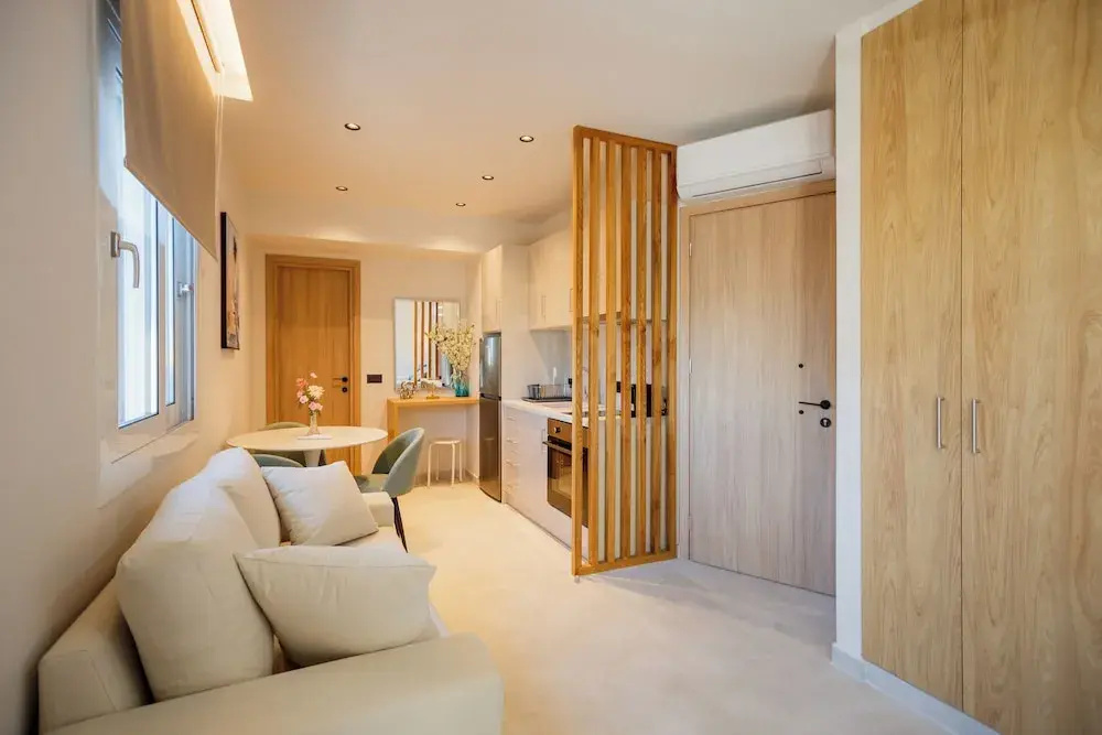 Superior Double Studio with balcony and with partial sea view (full double bed)