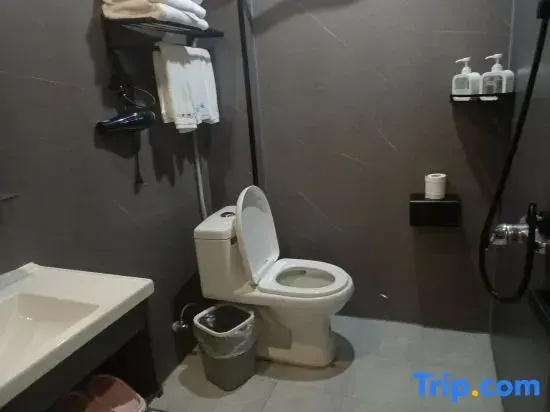 Golden Mango E-sports Hotel Lishui