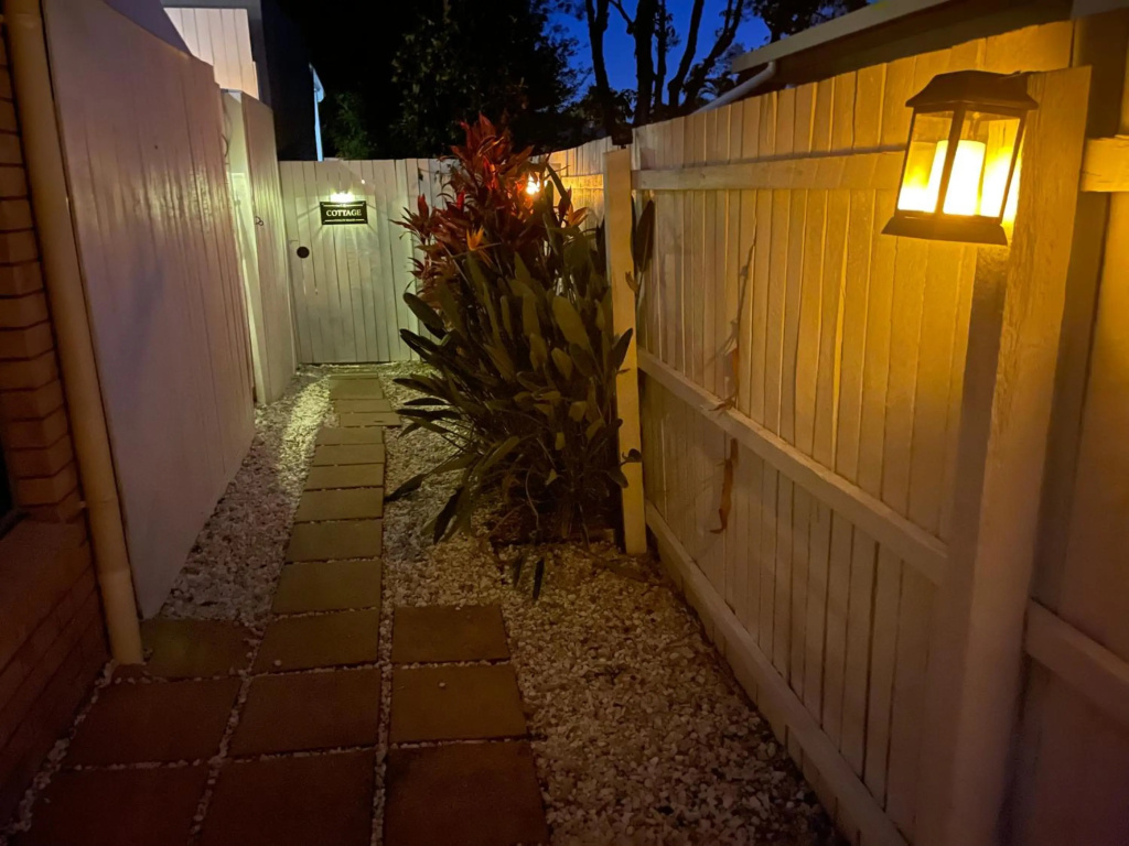 The Cottage Coolum Beach - Private Outdoor Spa, Fire Pit, Cinema Room