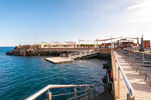 Beach & Waterfront
