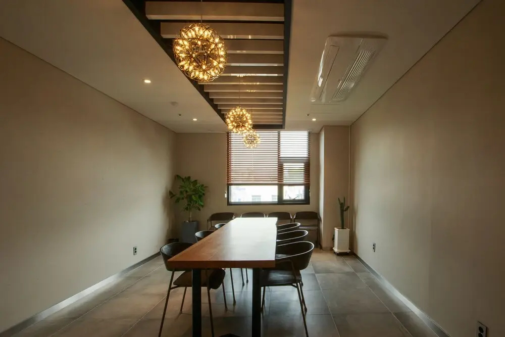 Lobby & Reception