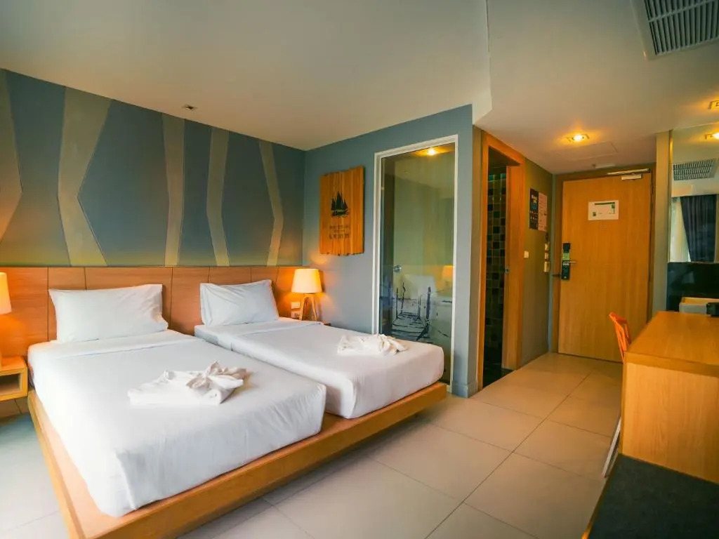 Двухместный номер Standard 2 отдельные кровати в Mad Monkey Phuket