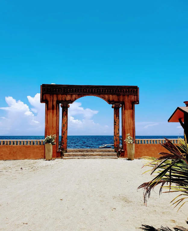 Beach & Waterfront