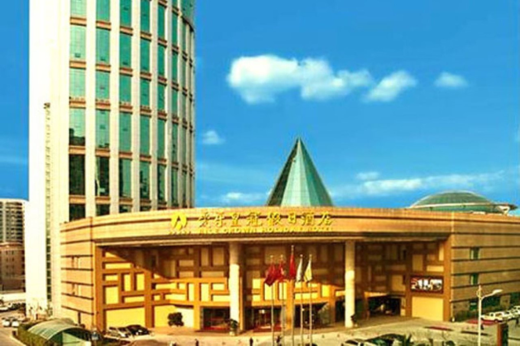 Aile Crown Holiday Hotel
