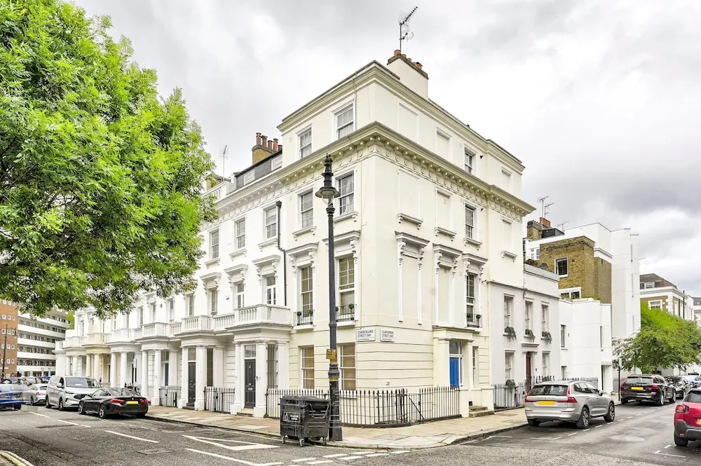 5 Beds House - 5 Mins to Victoria Station
