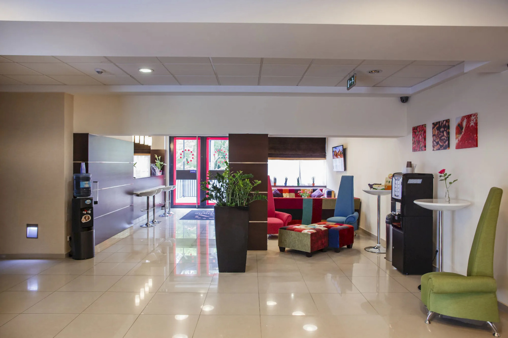 Lobby & Reception