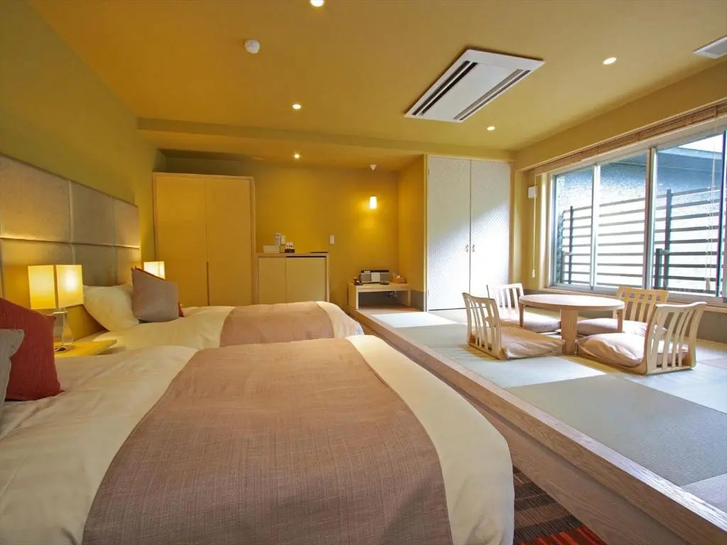 Standard Double room with mountain view (twin beds)