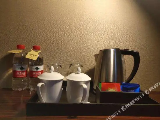 Food & Beverage