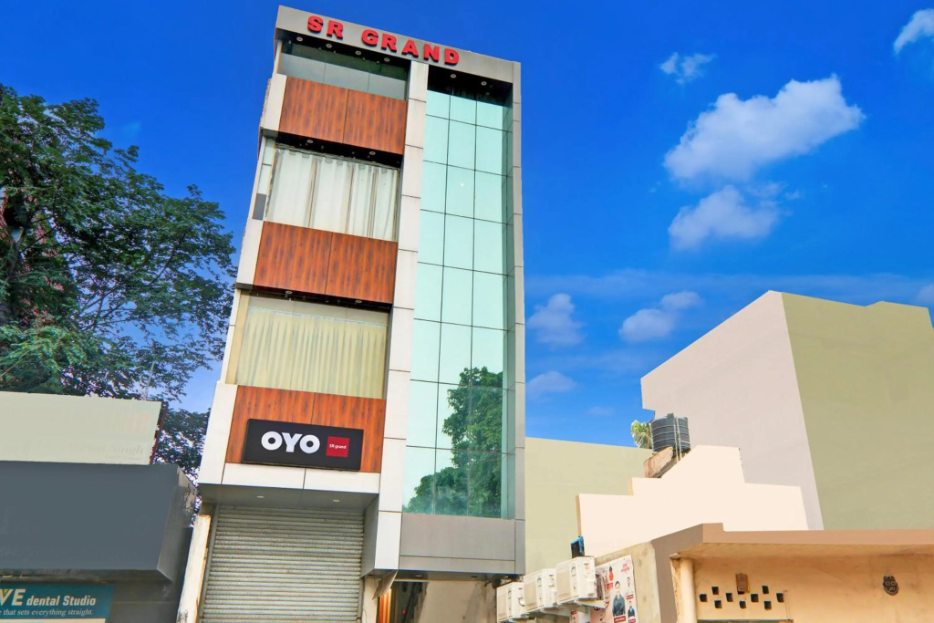 OYO Flagship 70225 Sr Grand