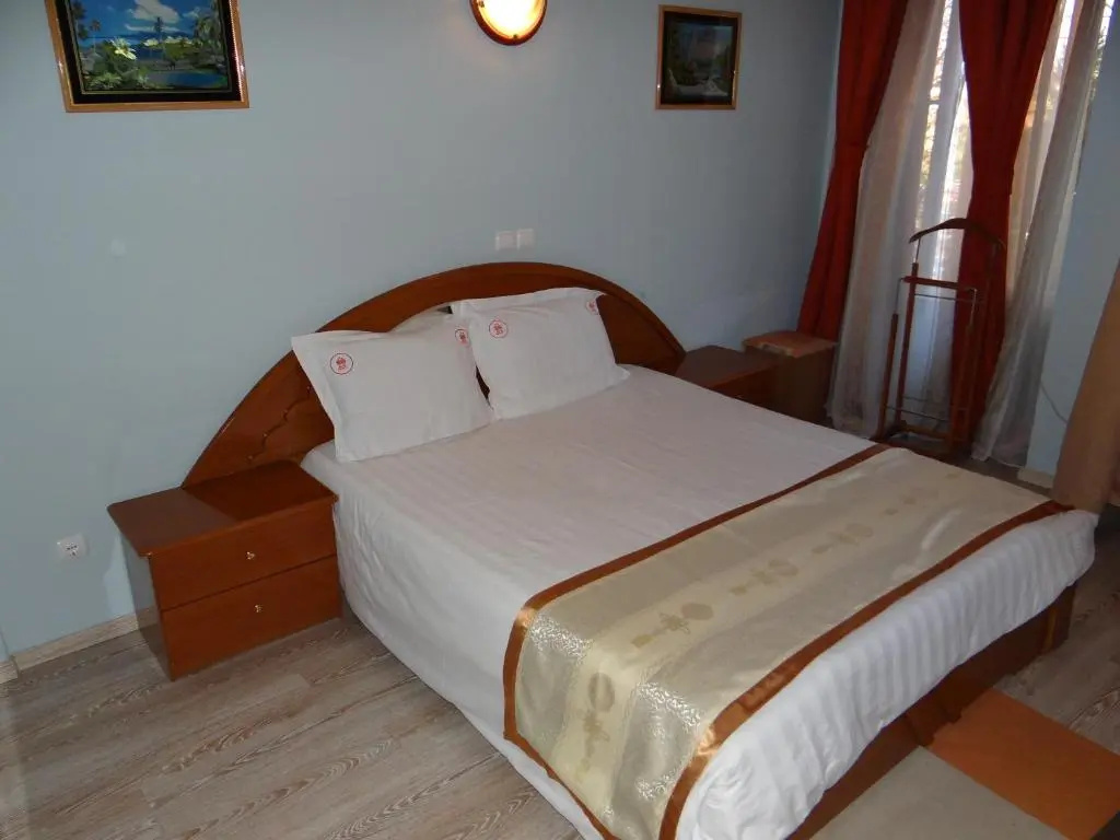 Economy room