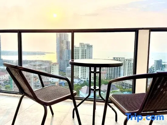 AIR HOTEL Sihanoukville - SKY POOL & FREE LAUNDRY - 5min to Boat Pier