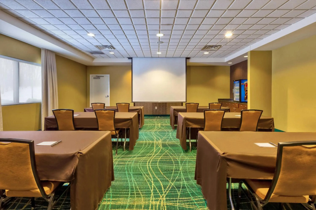 SpringHill Suites Grand Rapids Airport Southeast - фото 37