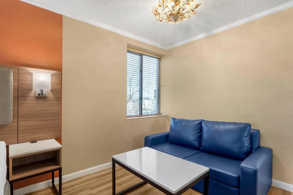 Отель Quality Inn JFK Airport Rockaway Blvd в Нью-Йорке