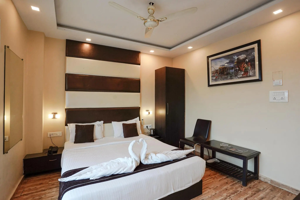 Oyo Rooms Parama Island Em Bypass — 4