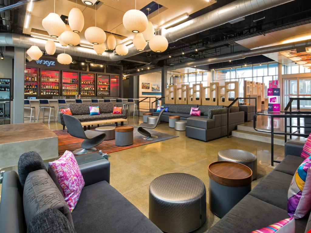 Lobby & Reception