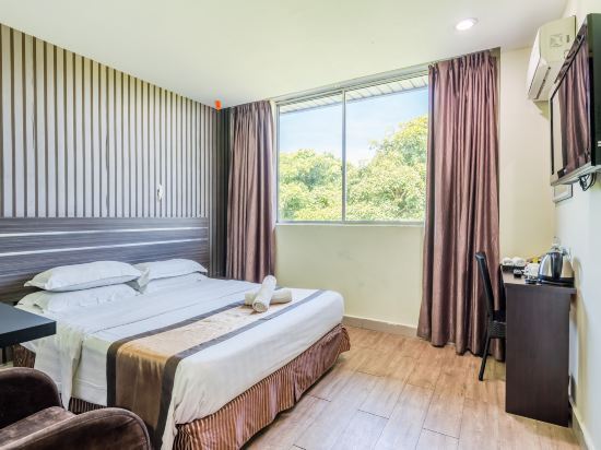 Goldenhill Hotel