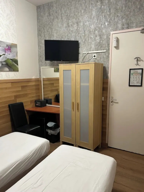 Economy Double room (twin beds)