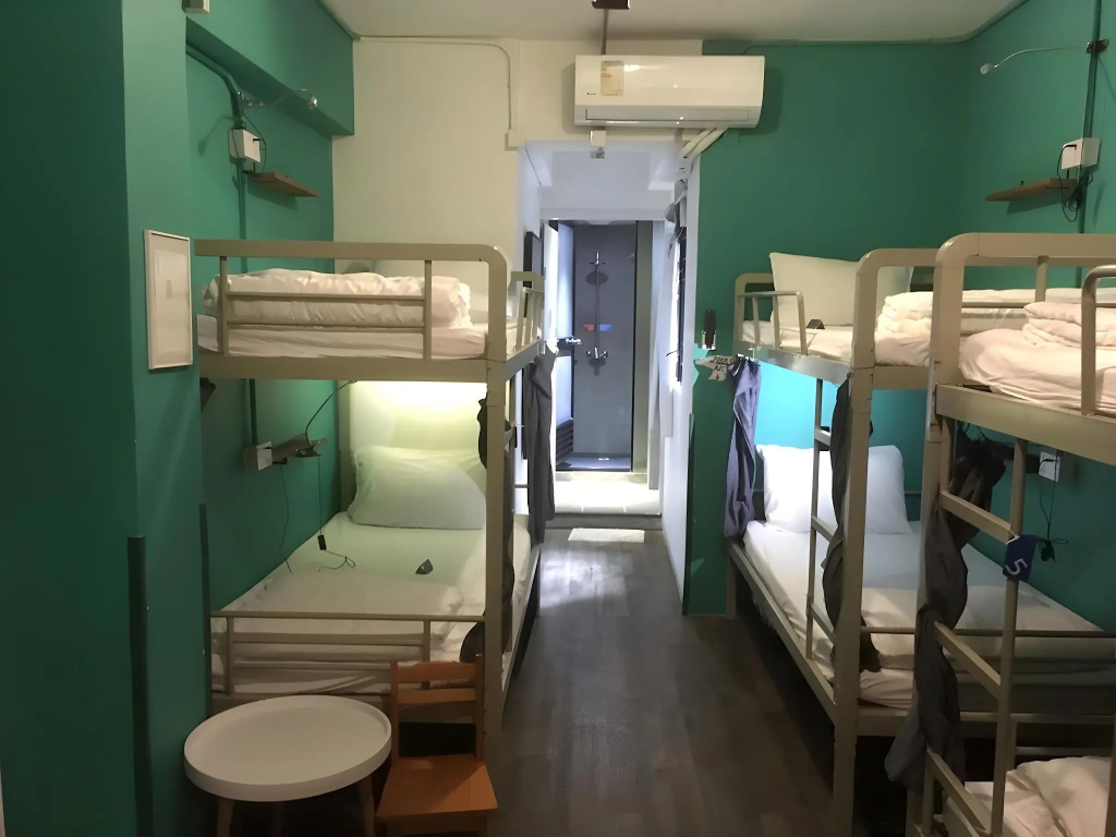 Hop Inn - Hostel — 5