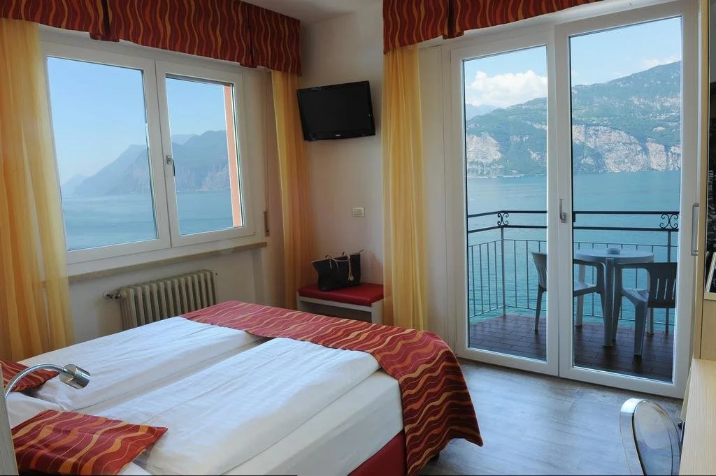 Balcony & Terrace