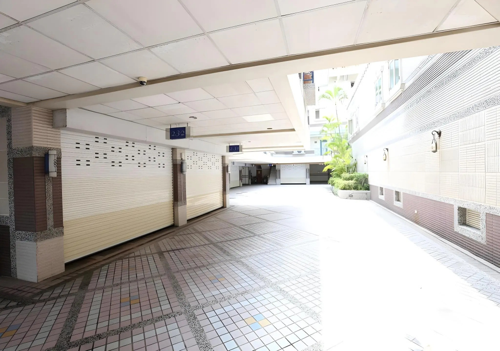 Royal Group Motel Tainan Branch
