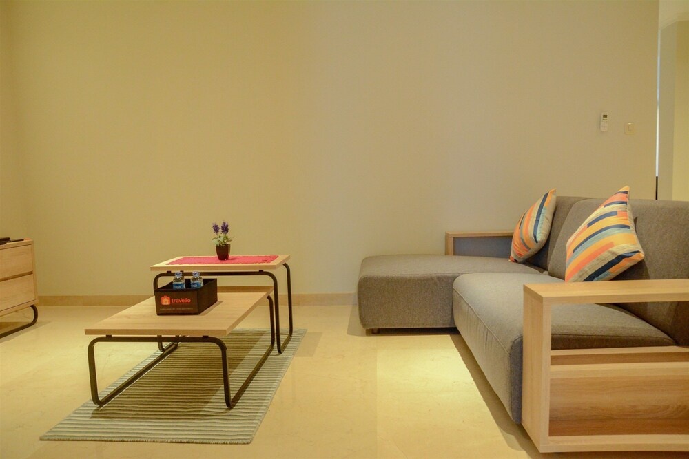 3 Bedrooms Premium Sudirman Residence by Travelio