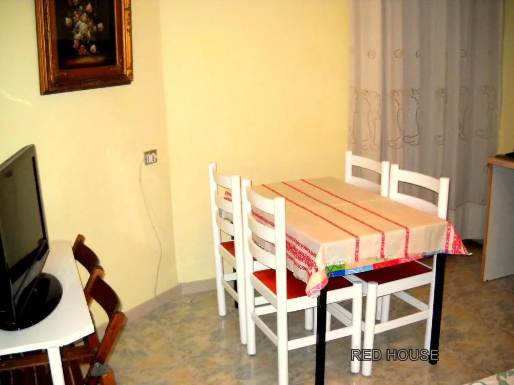 2 Bedrooms Cottage