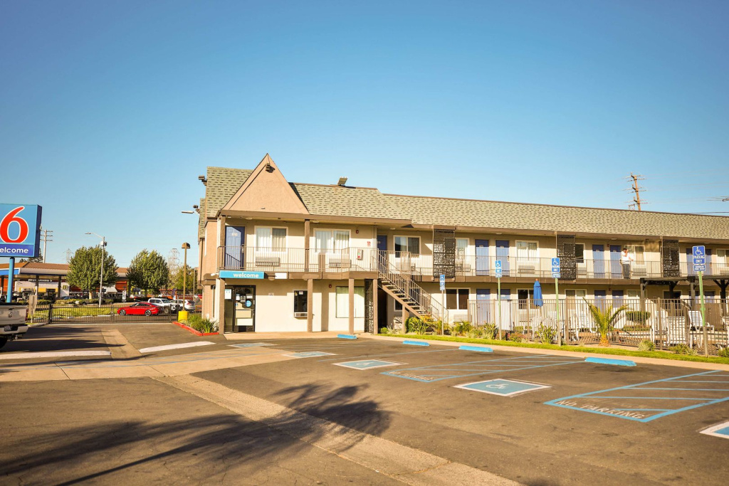 Motel 6 Sacramento, CA - Central