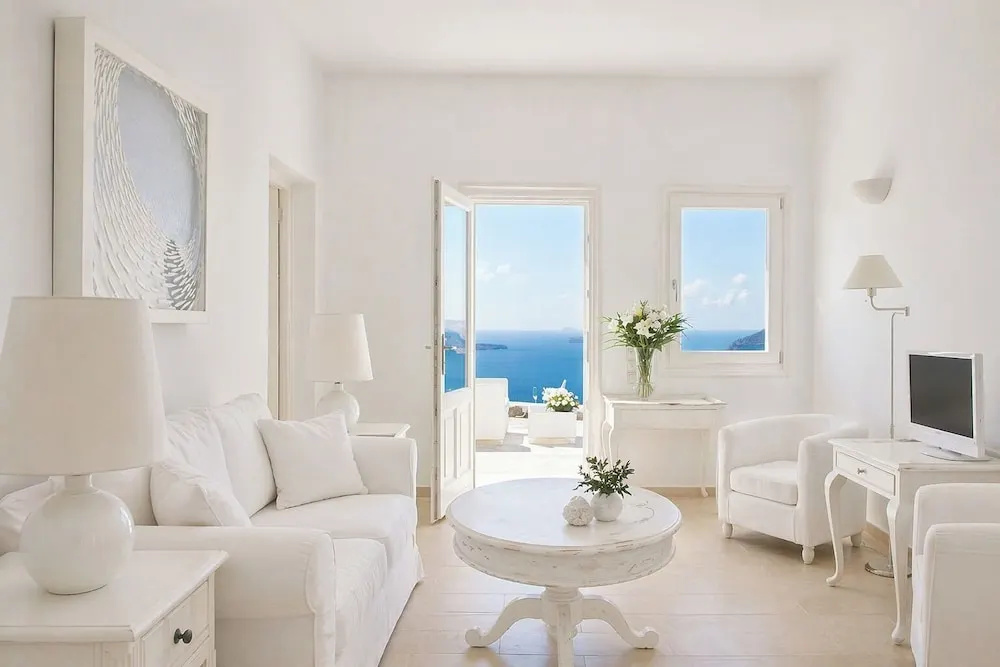 Neraé Santorini — 2