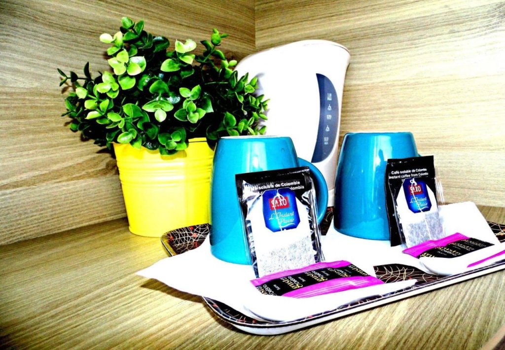 Food & Beverage