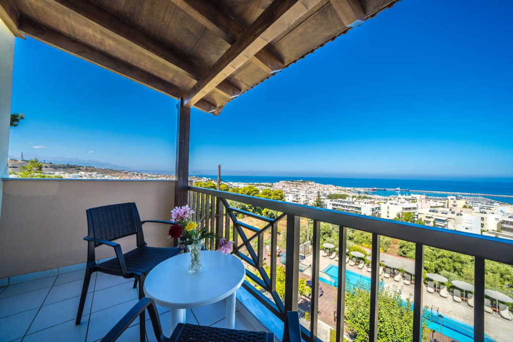 Standard room with sea view