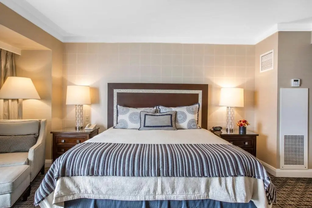 Omni Los Angeles Hotel at California Plaza - Chambres