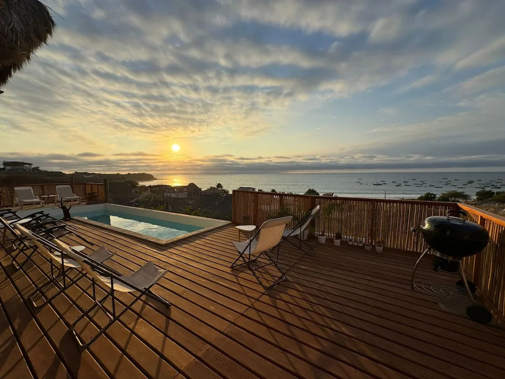 w Beachside 8BR Villa in Punta Veleros