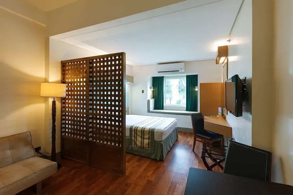 Lobby & Reception