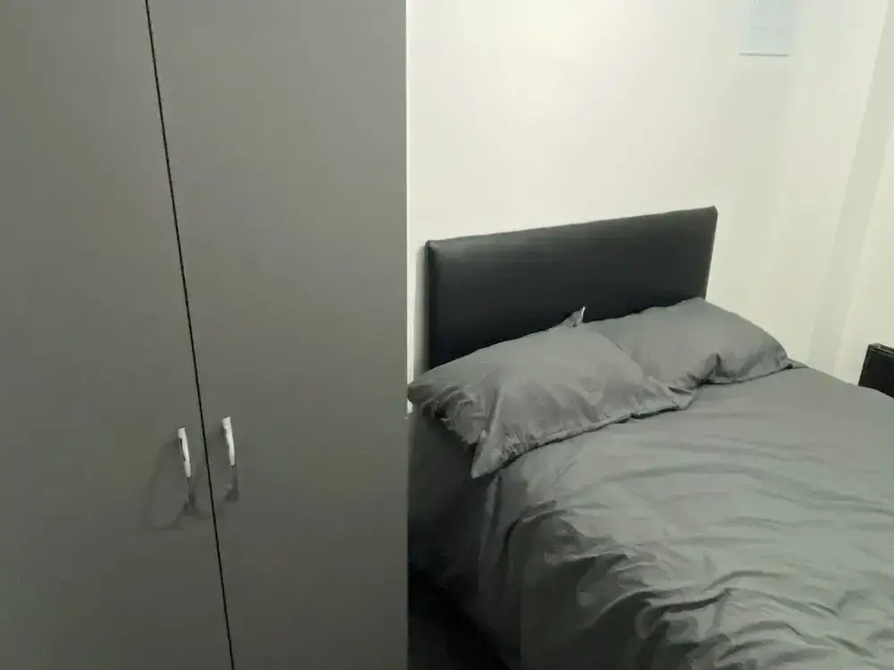 Room in Guest Room - Big Room in Coventry City Centre