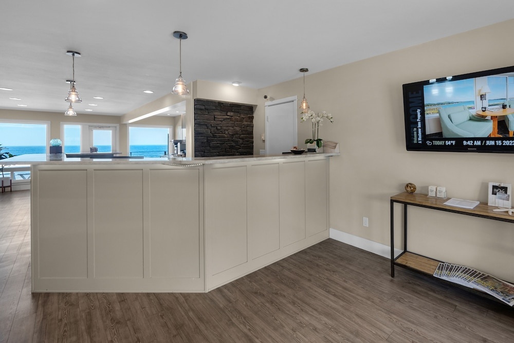 Pelican Shores Inn — 3