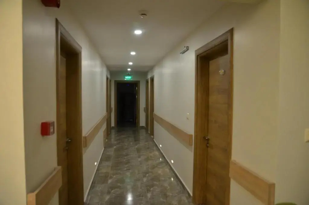 Lobby & Reception