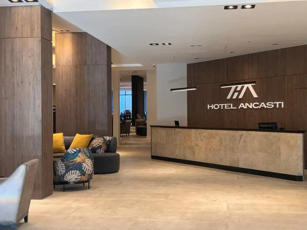 Lobby & Reception