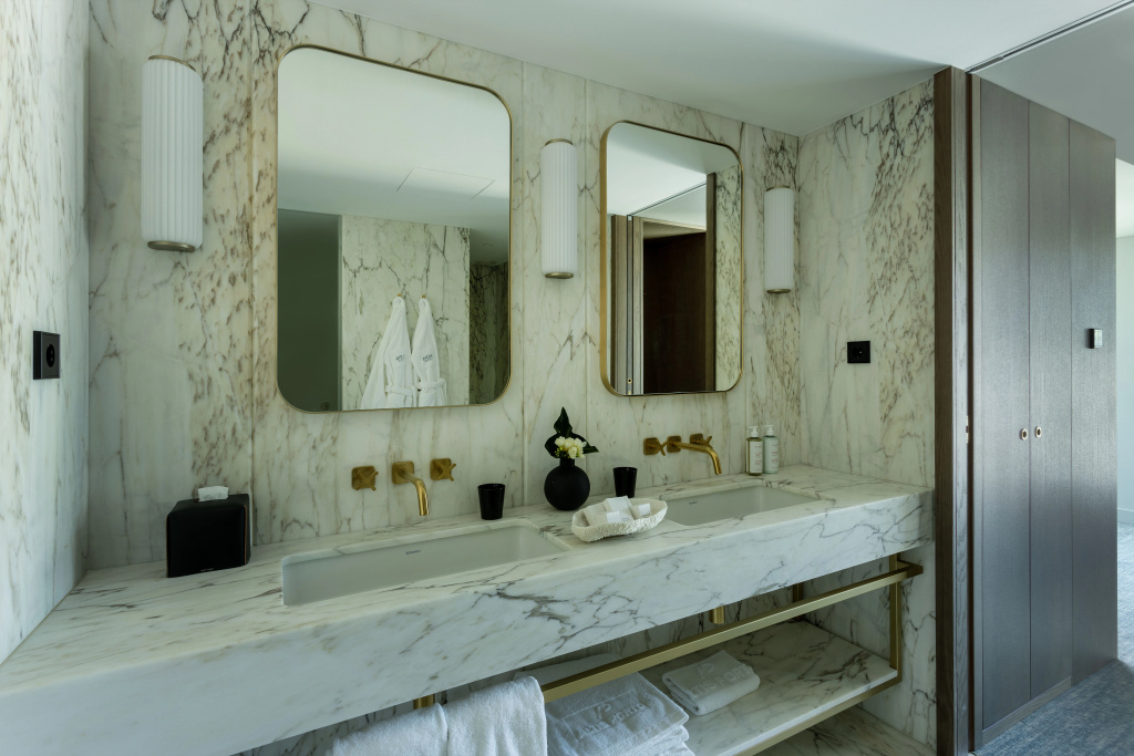 Отель Altis Porto Hotel, member of Preferred Hotels & Resorts – L.V.X. в Порту