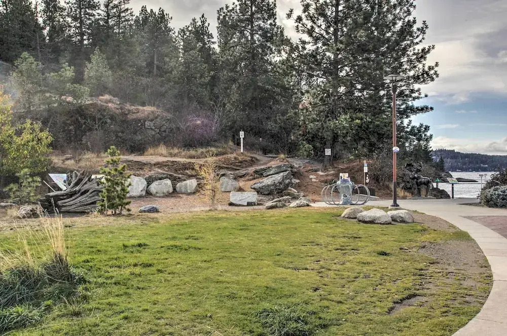 Charming Downtown Coeur D'alene Home With Yard! — фото 6