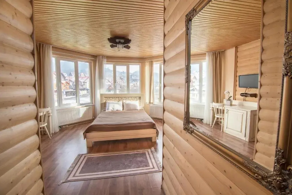 Suite with mountain view