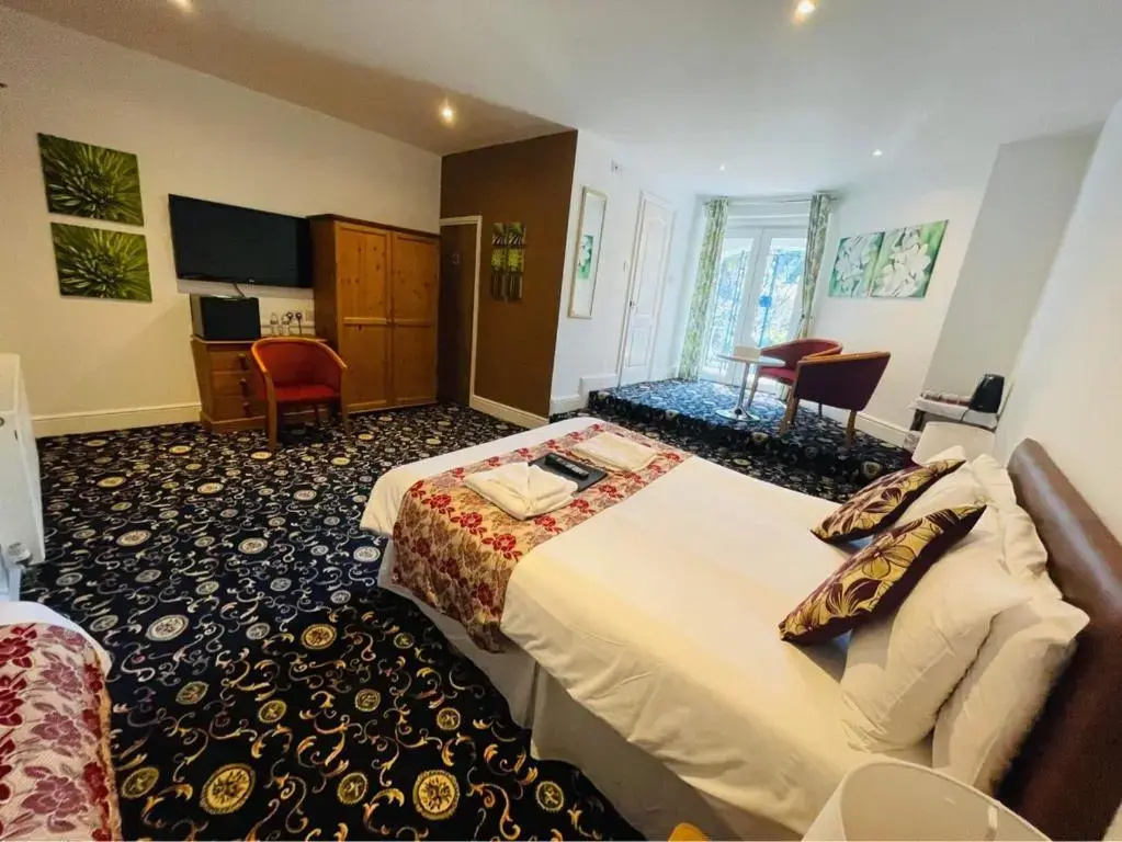 Deluxe Suite