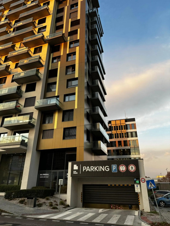 Ein Park Apartment with free parking