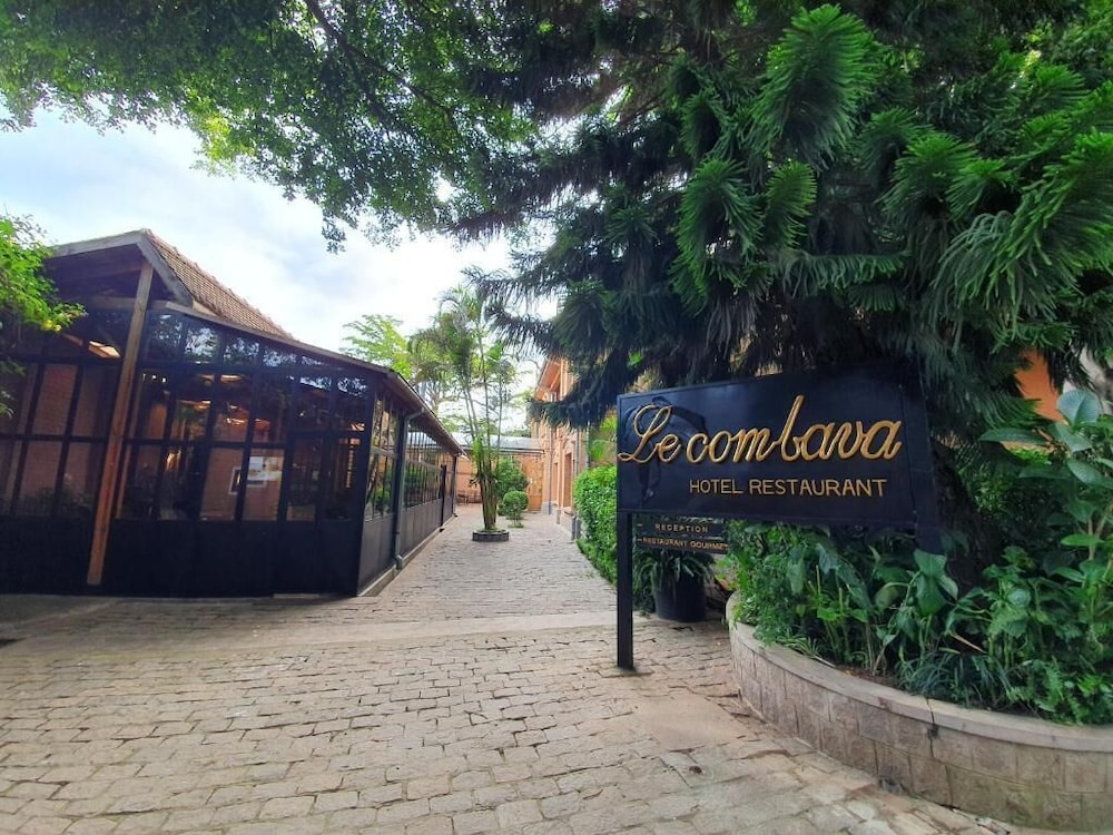 Le COMBAVA Hôtel Restaurant