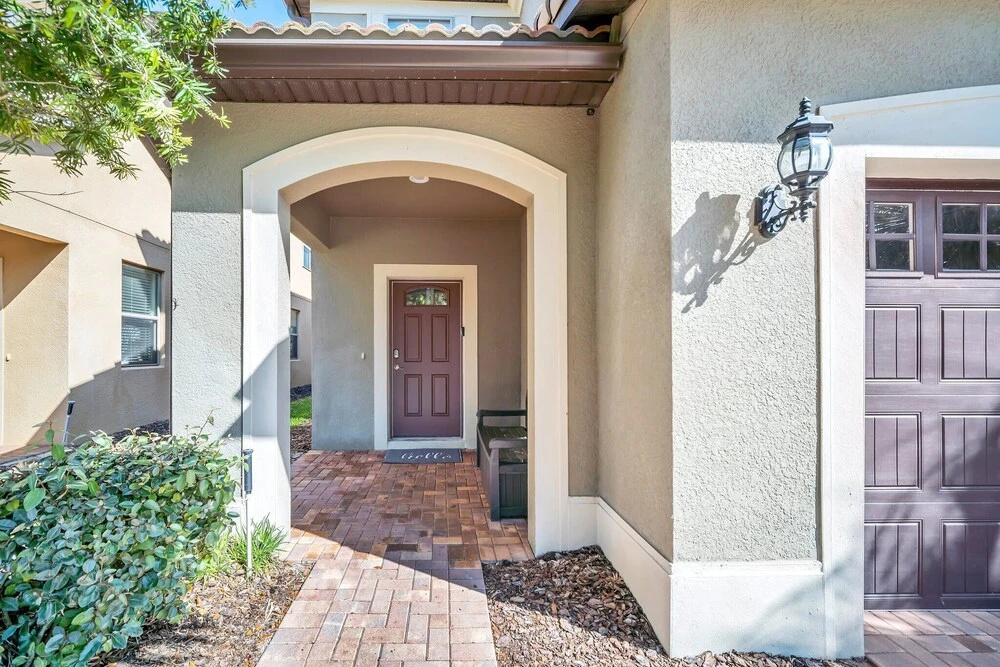 Contemporary Masterpiece. Star Wars, Cars, and Disney Princess Rooms. Huge Pool and Game Room With Theatre!