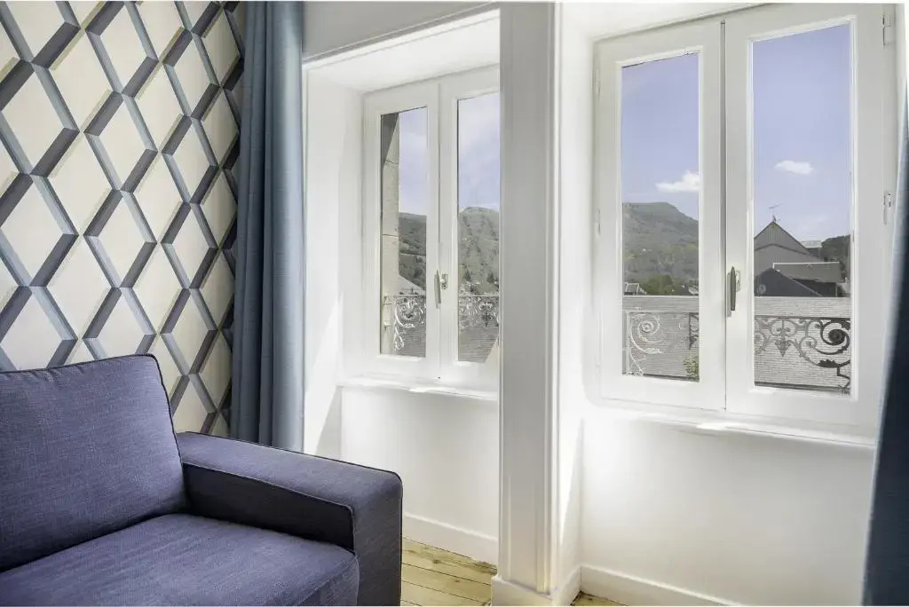 Apartment with mountain view