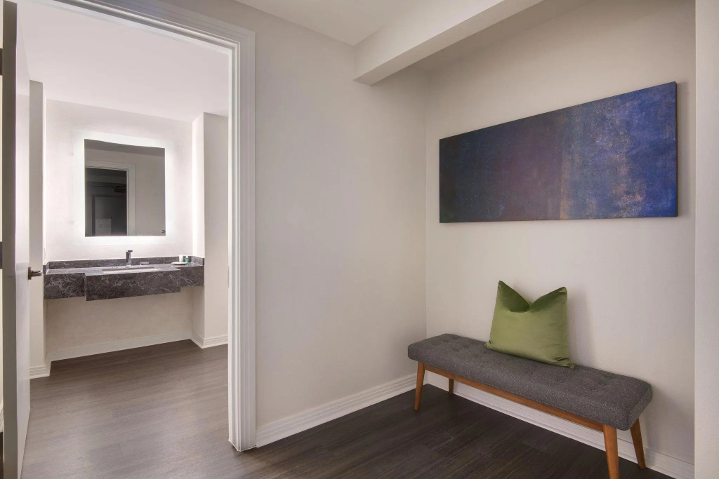 1 Bedroom Presidential Double Suite (full double bed)