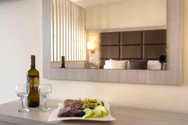 Food & Beverage